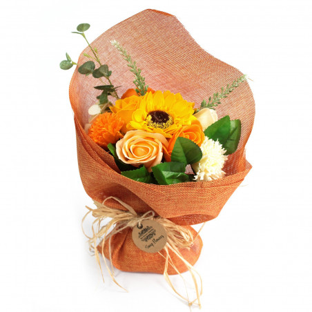 Traumhafter Seifenblumenstrauß  mit orangen Blumen