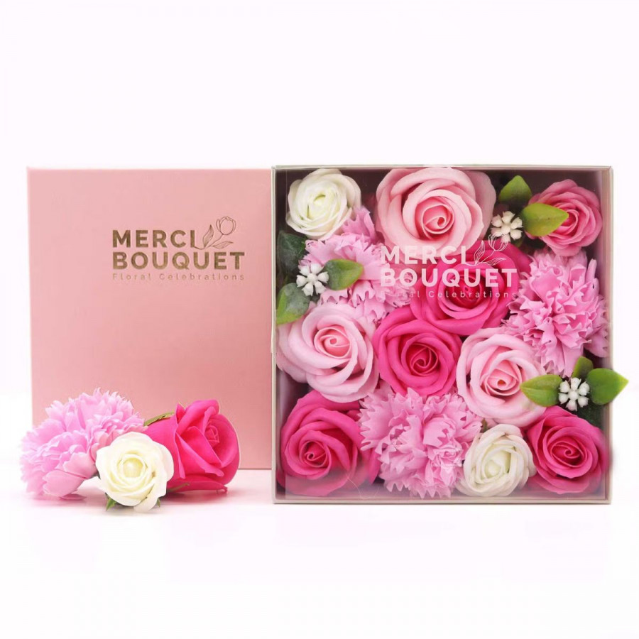 Seifenblumen in quadratischer Geschenkbox - Rosa Rosen