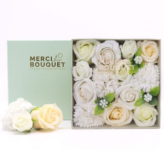 Seifenblumen Geschenkbox quadratisch | Weiße Rosen